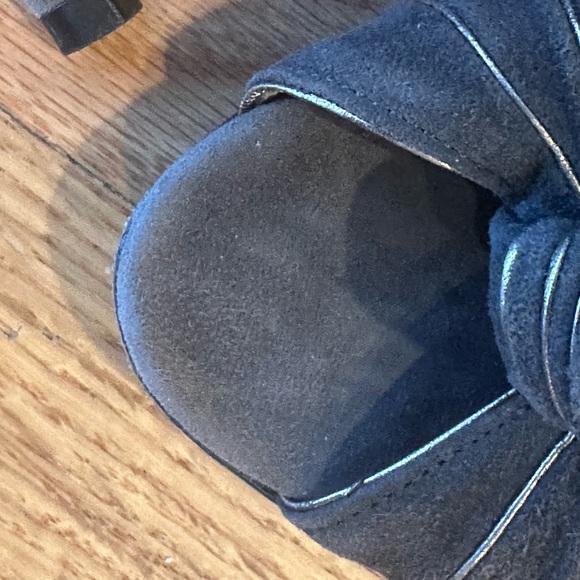 Gucci Women’s Gray Suede Bow Slip On Peep Toe Stiletto Platform Heels Size 8 - Picture 8 of 8